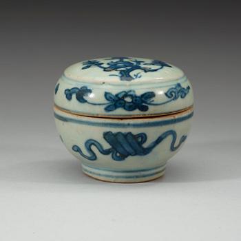 ASK med LOCK, porslin, Mingdynastin, Wanli (1573-1619).
