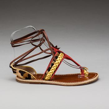 SKOR, "Hola Lita", Louboutin.