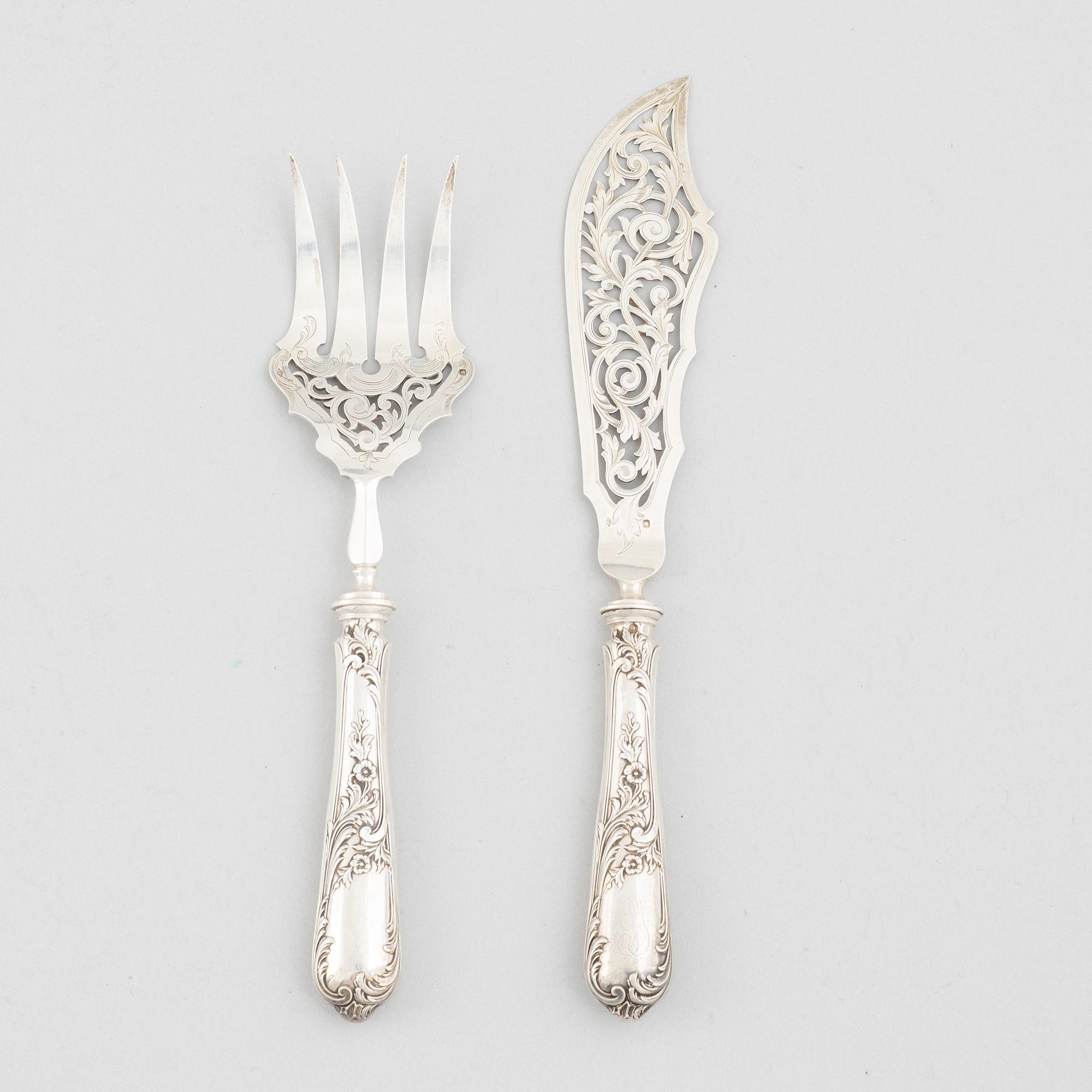 A French silver serving set, mark of Louis Ravinet & Charles Denfert, Paris circa 1900.