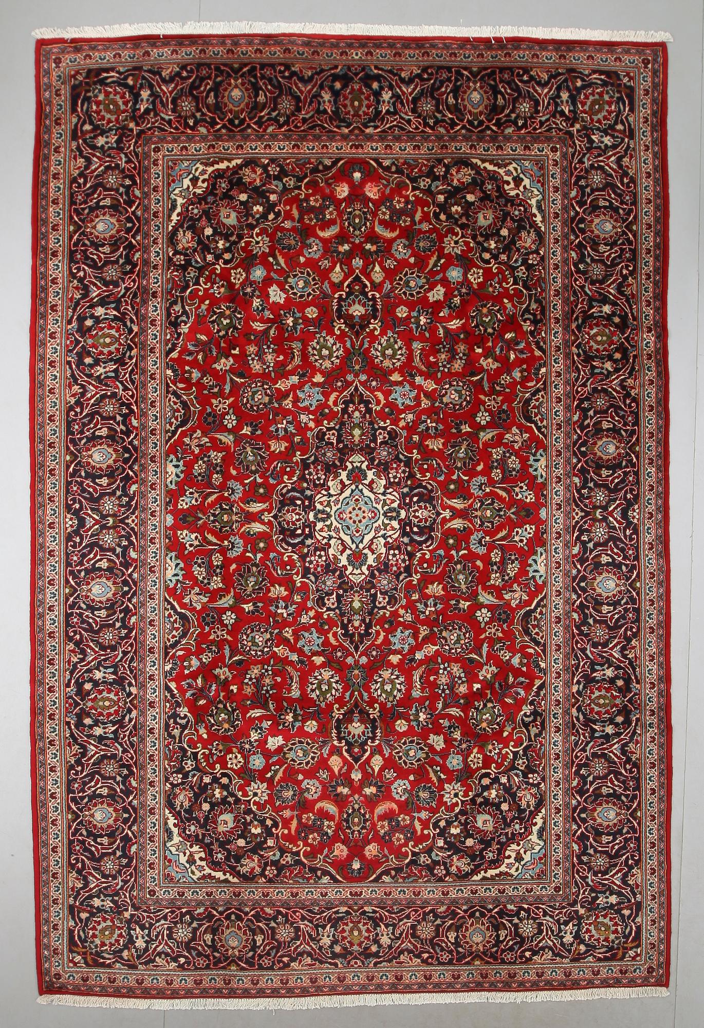 MATTA, Keshan, old, ca 300 x 198 cm.