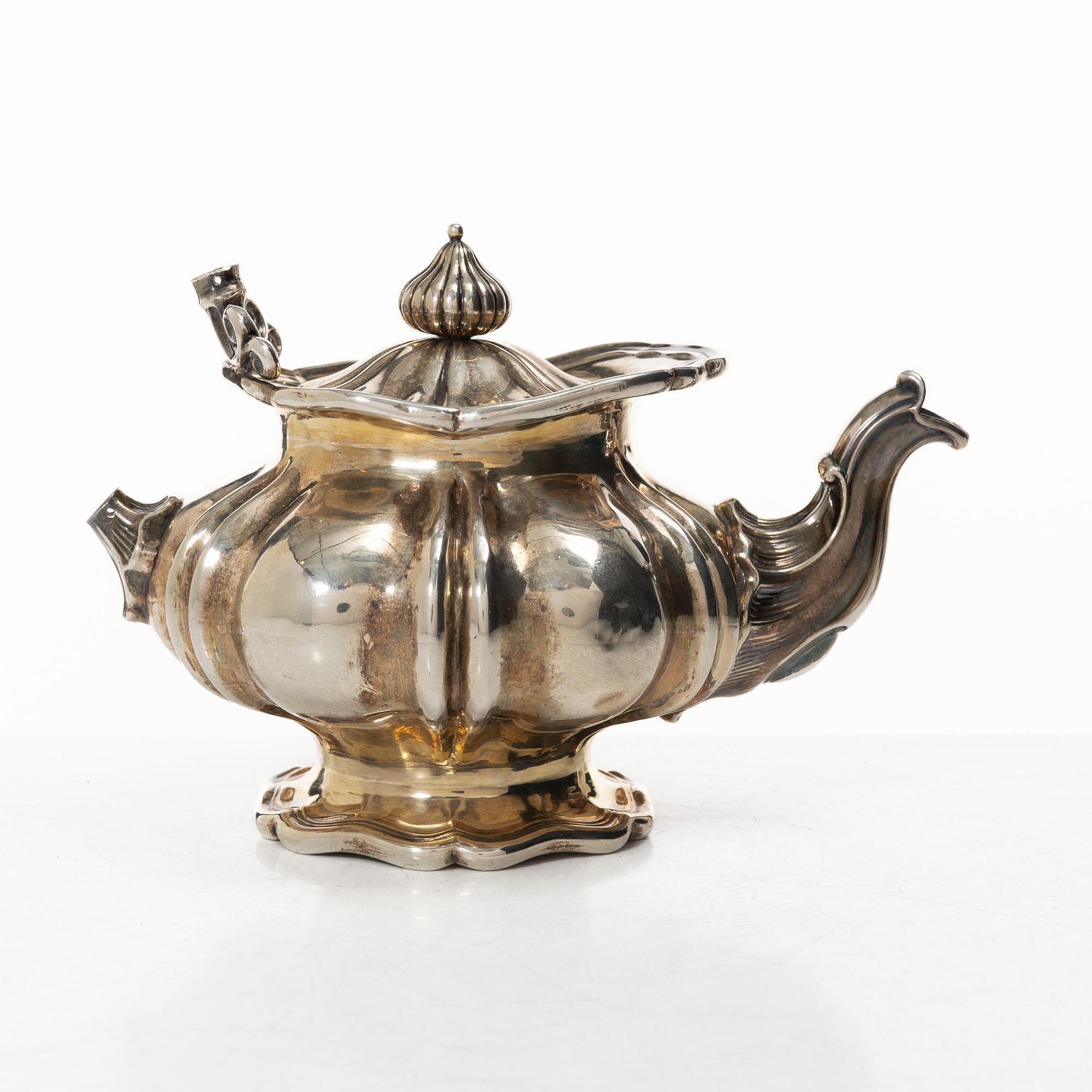 A Swedish silver teapot, marks of William Lyon, Gothenburg 1854.
