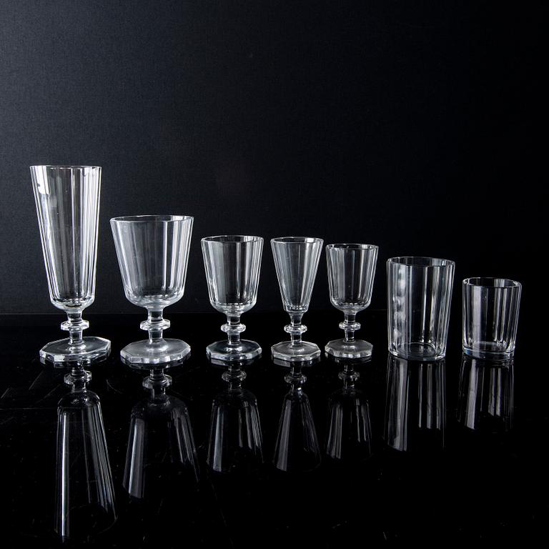 ELIS BERGH, a part 'Karlberg' glass service, for Kosta, 59 pieces.