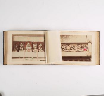 FOTOALBUM, lack, trä och papper. Japan, Meiji (1868-1912).