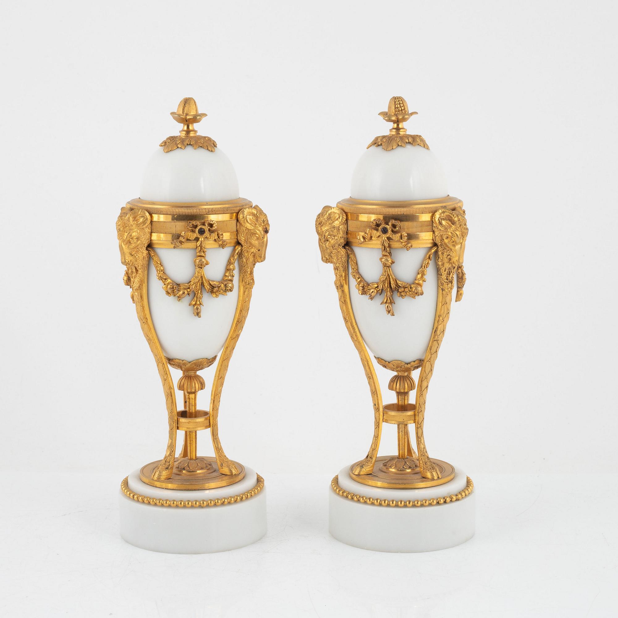 Cassoletter, ett par, Frankrike, 1800-talets andra hälft, Louis XVI-stil.