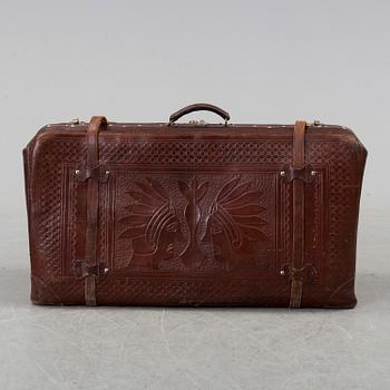 An early 20th century bag.