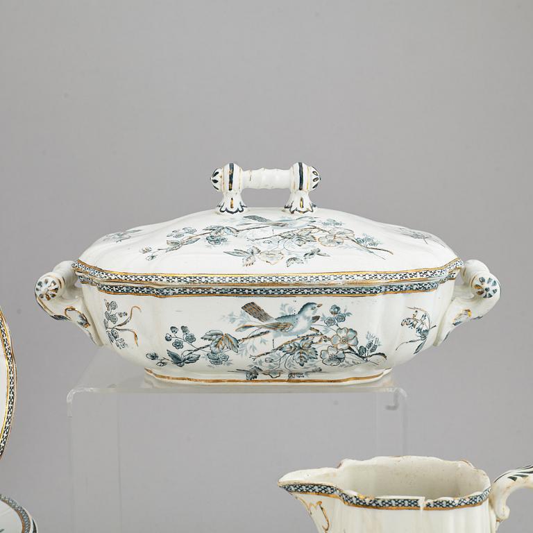 A Gustafsberg 'Weixö' part dinner service.