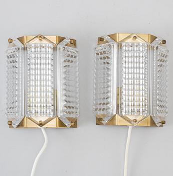 WIKTOR BERNDT, vägglampor, ett par, Swedish Crystal, 1970-tal.
