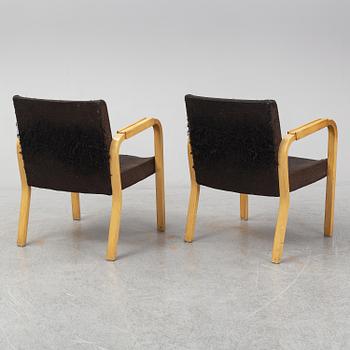 ALVAR AALTO, soffbord, björk samt karmstolar ett par, modell 46, Artek.