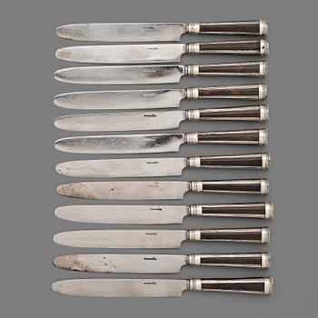 Matknivar, 12 st, sköldpadd och silver, Sverige omkring 1800.