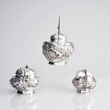 Teservis, tre delar, silver, Japan, tidigt 1900-tal, signerad 三代目 大島, Oshima, tredje generationen.