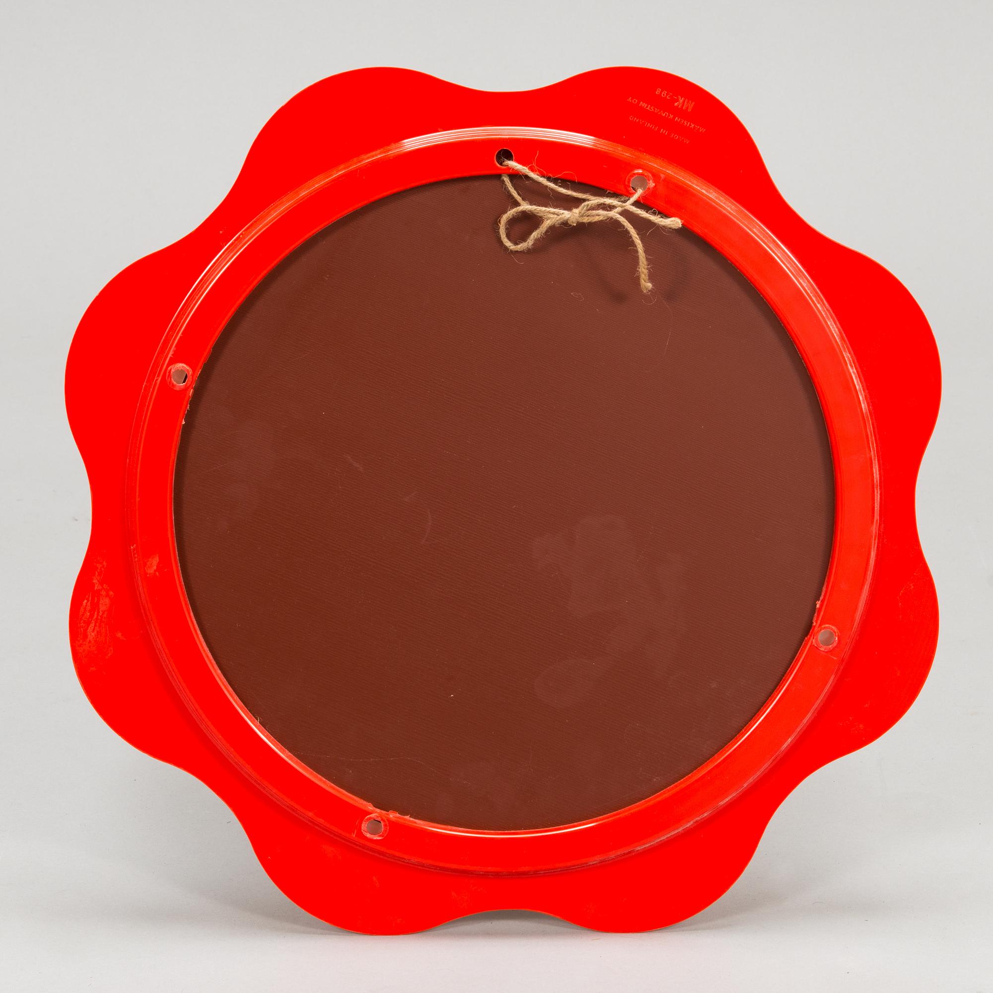 An interior set in red plastic from the 1970s, 7 parts.