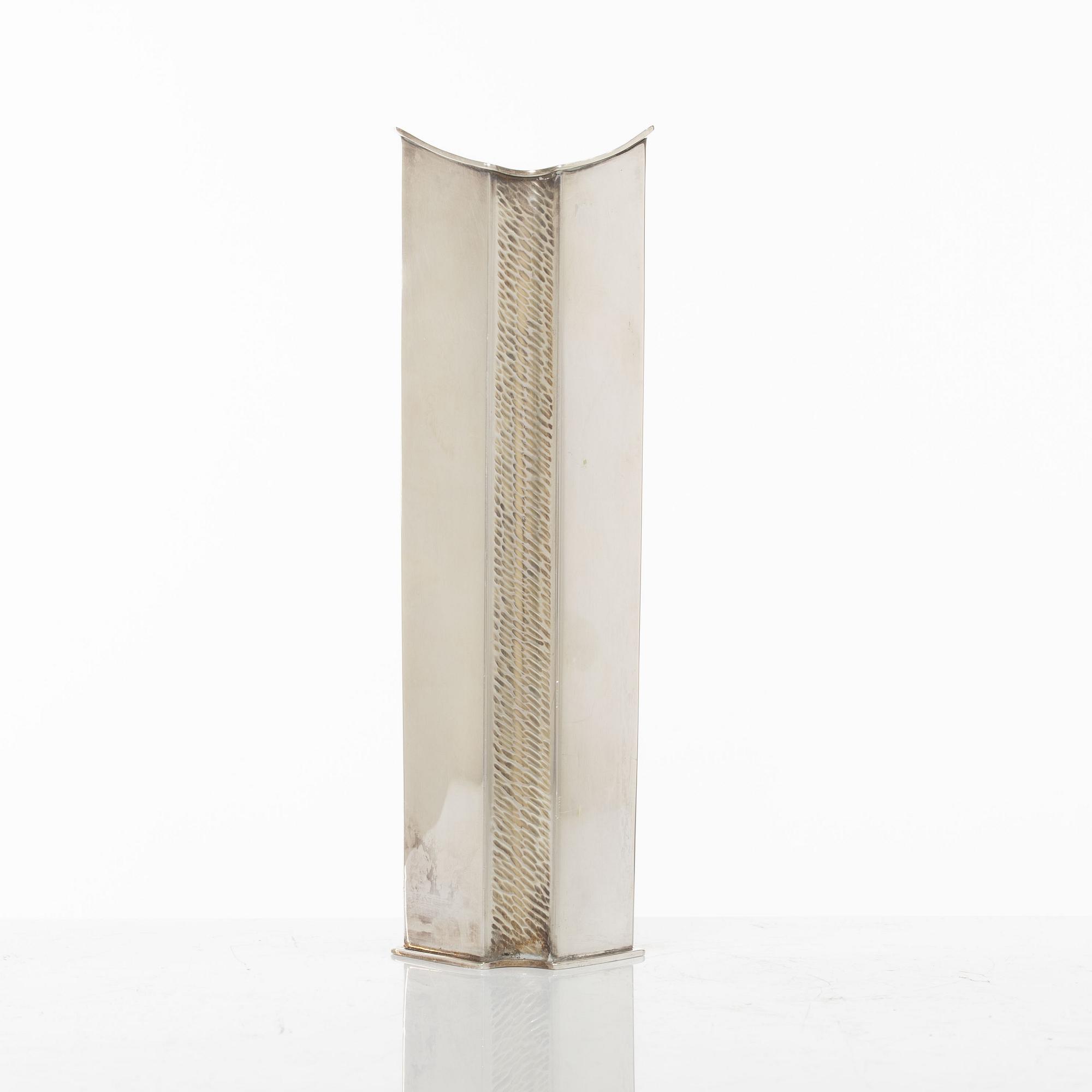 Kaj Blomqvist, vase, silver, Kultakeskus, Hämeenlinna 1968.