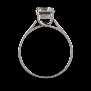 RING, 18K vitguld med briljantslipad diamant, 1.53 ct. Vikt 3,9 g.