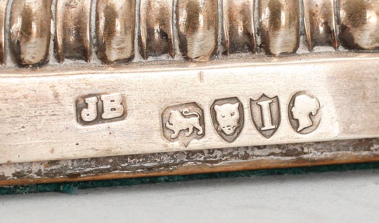 KOLONNLJUSSTAKAR, ett par, silver, sannolikt Jane Brownet, London, 1884.