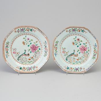 A pair of 'double peacock' dishes, Qing dynasty, Qianlong (1736-95).