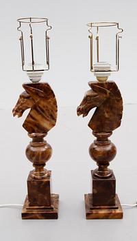 BORDSLAMPOR, 1 par, alabaster, 1900-talets andra hälft.