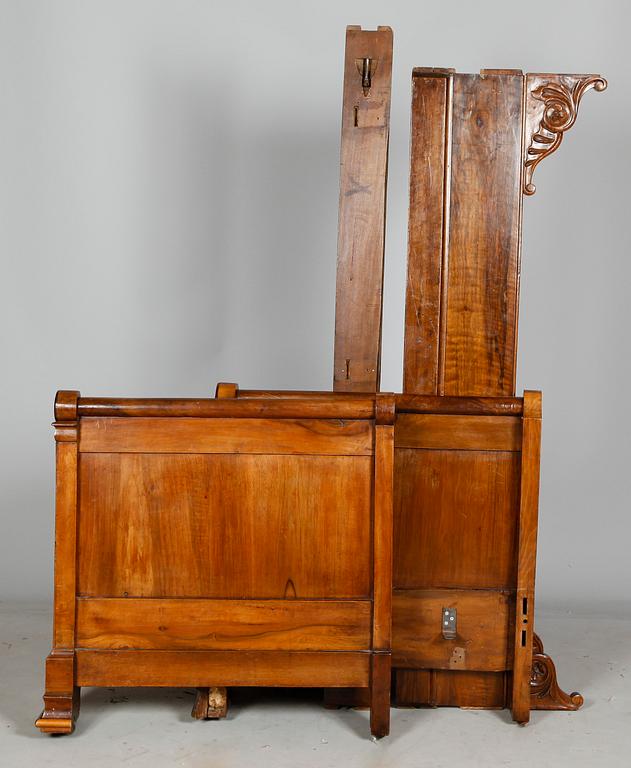 SÄNG, valnöt, Frankrike, 1800-/1900-tal.