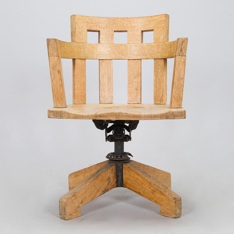 Skrivbordsstol, omkring 1900.