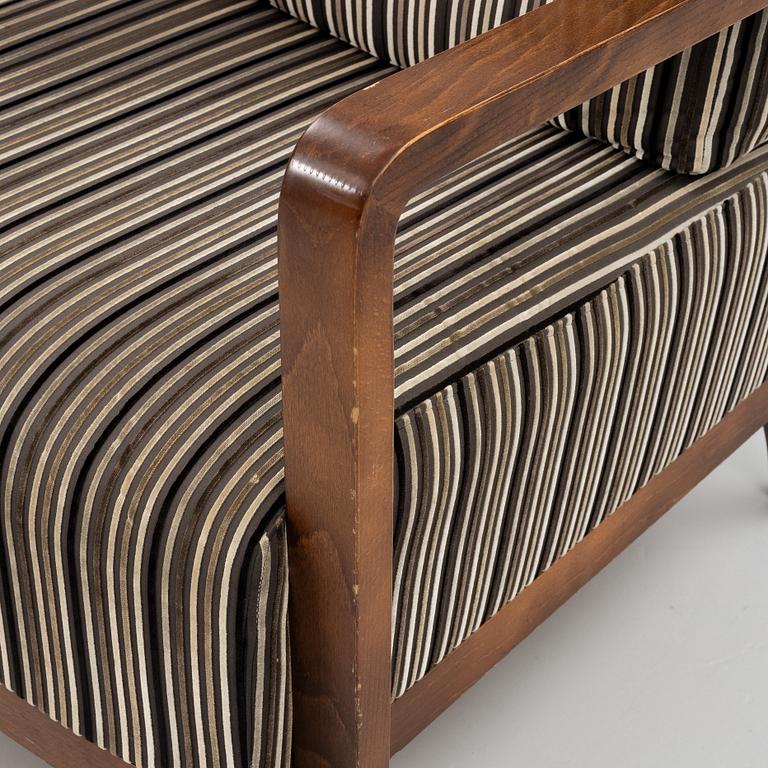 A pair of armchairs, Andreu World, Spain, 21st Century.