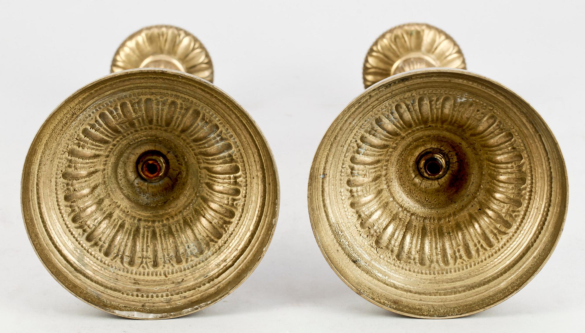 LJUSSTAKAR, ett par, mässing, Louis XVI-stil, 1800-talets slut.