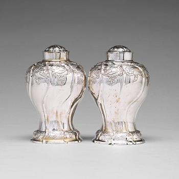 229. A pair of Russian 18th century silver tea-caddies, unidentified makers mark, Moscow.