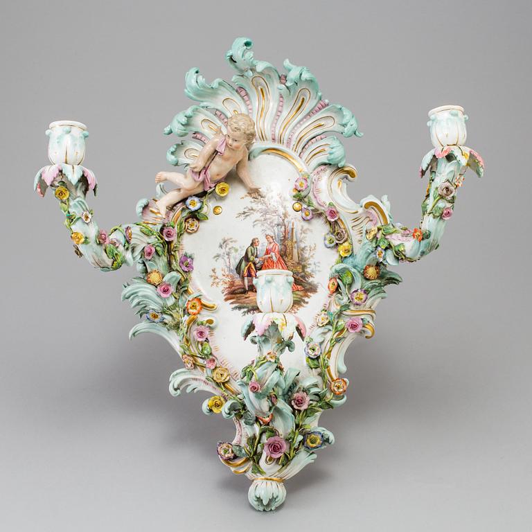 A Meissen porcelian wall applique, circa 1900.