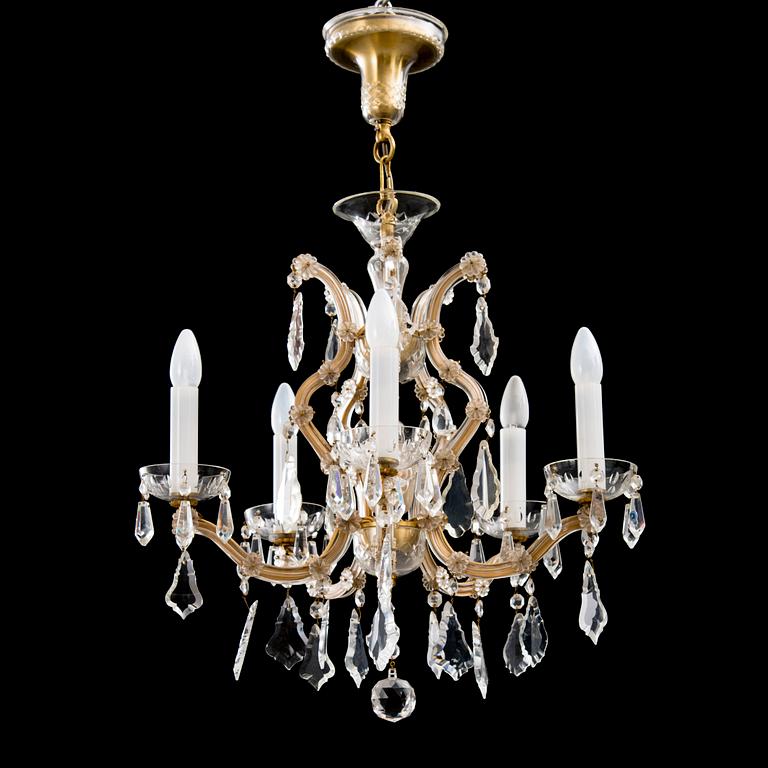 A Maria Theresa-style chandelier from the latter half of the 20th century.