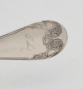 TÅRTSPADE, silver, troligen Jacob Richard Borg, Gävle 1835. Vikt ca 148 gram.