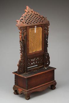 BORDSSPEGEL, Kina. 1900-tal.