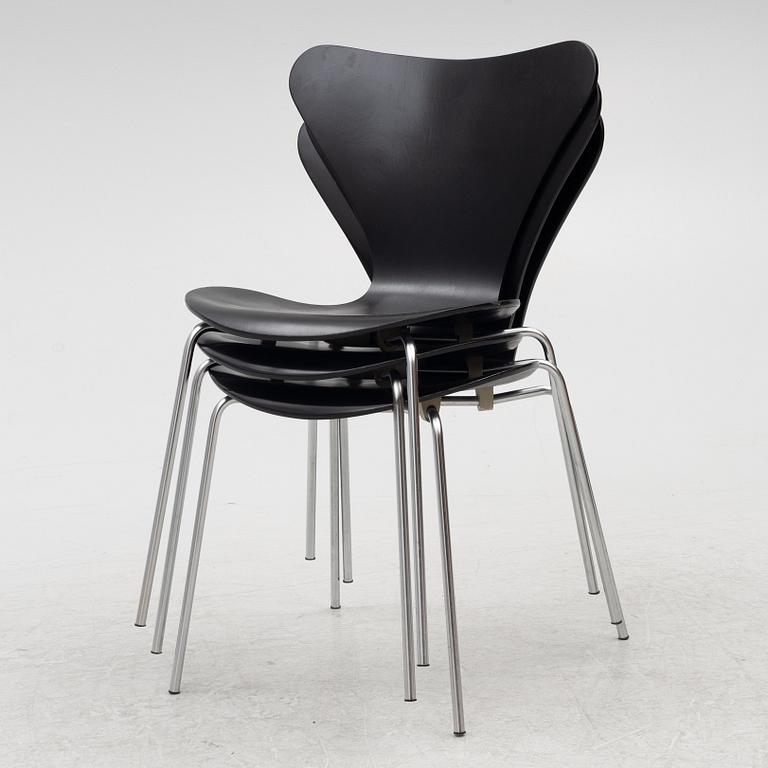 Arne Jacobsen, six 'Series 7' chairs, Fritz Hansen, Denmark, 1970-71.