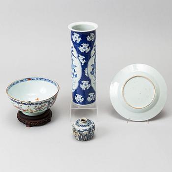 A group of four porcelain objects, Ming and Qing dynasty.