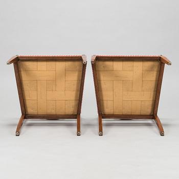 Karmstolar, ett par, empire-stil, 1900-talets första hälft.