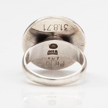 Riipus malli 423 ja sormus malli 107, sterlinghopeaa. Georg Jensen, Tanska.