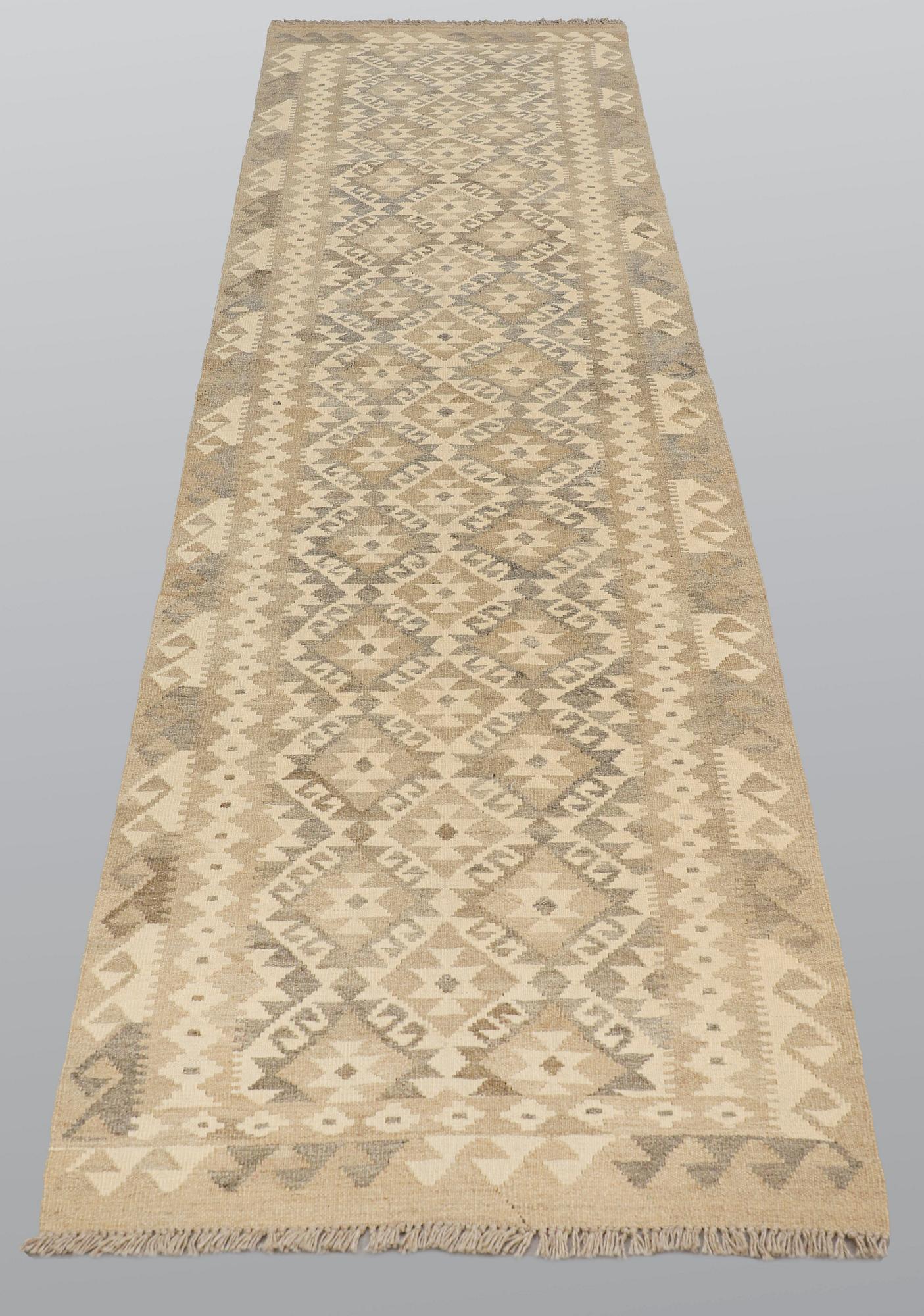 Gallerimatta, kelim, 308 x 84 cm.
