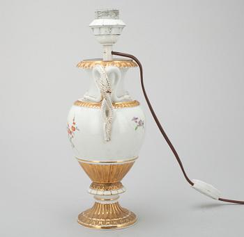 BORDSLAMPA, porslin, Meissen, 1900-talets första hälft.