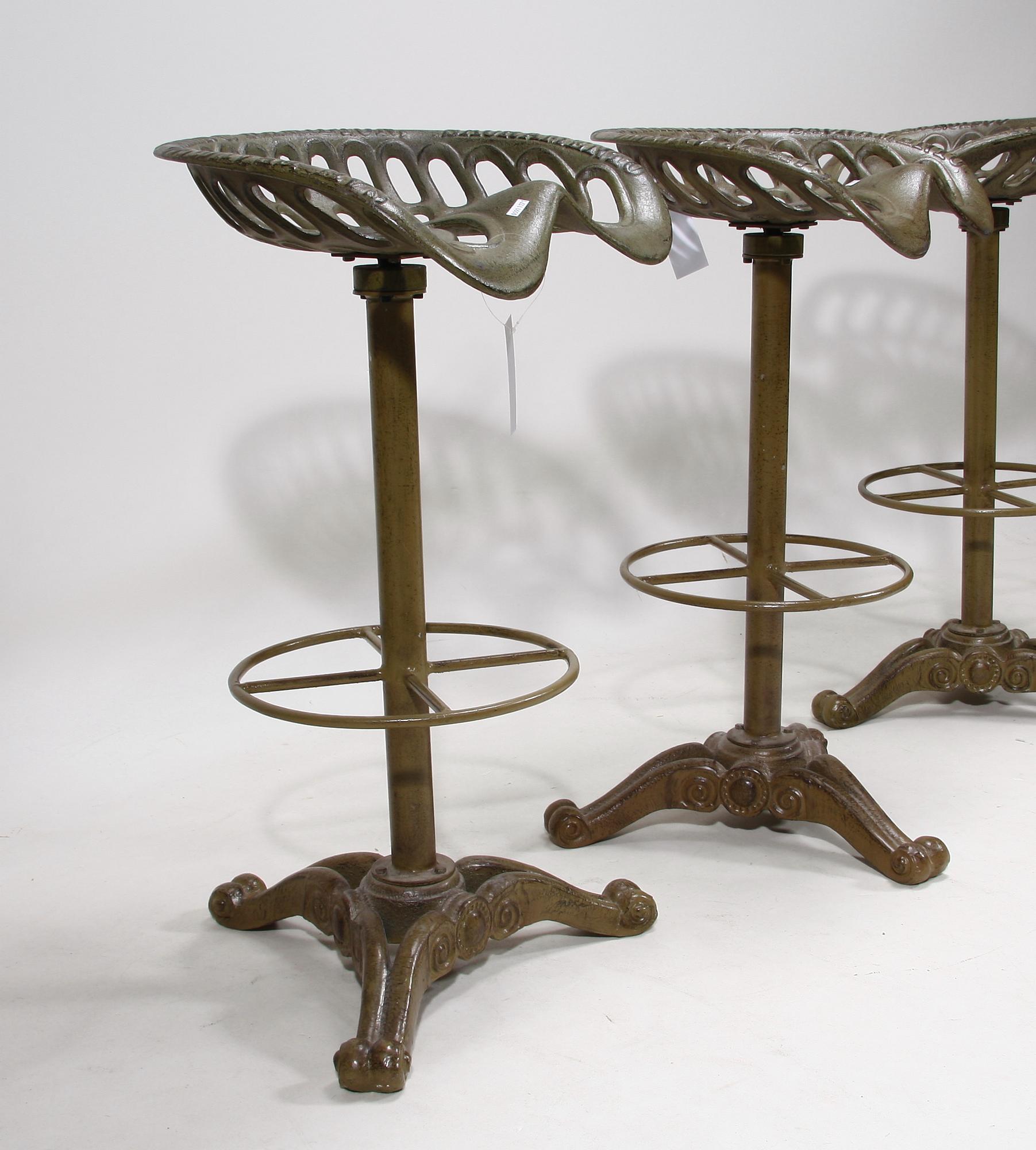 BARSTOLAR, 4 st. Gjutjärn. USA.