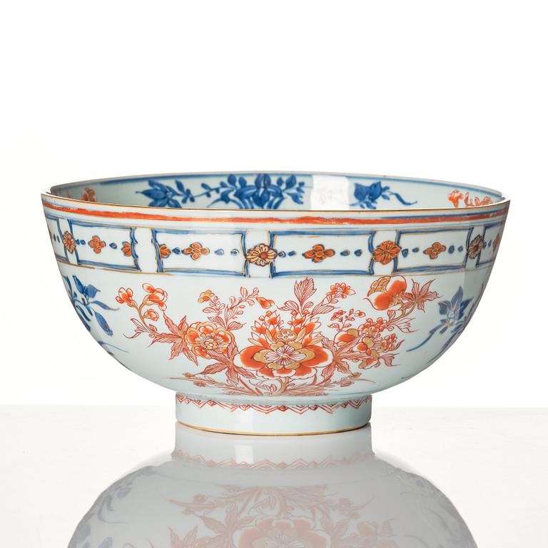 An imari bowl, Qing dynasty, Kangxi (1662-1722.