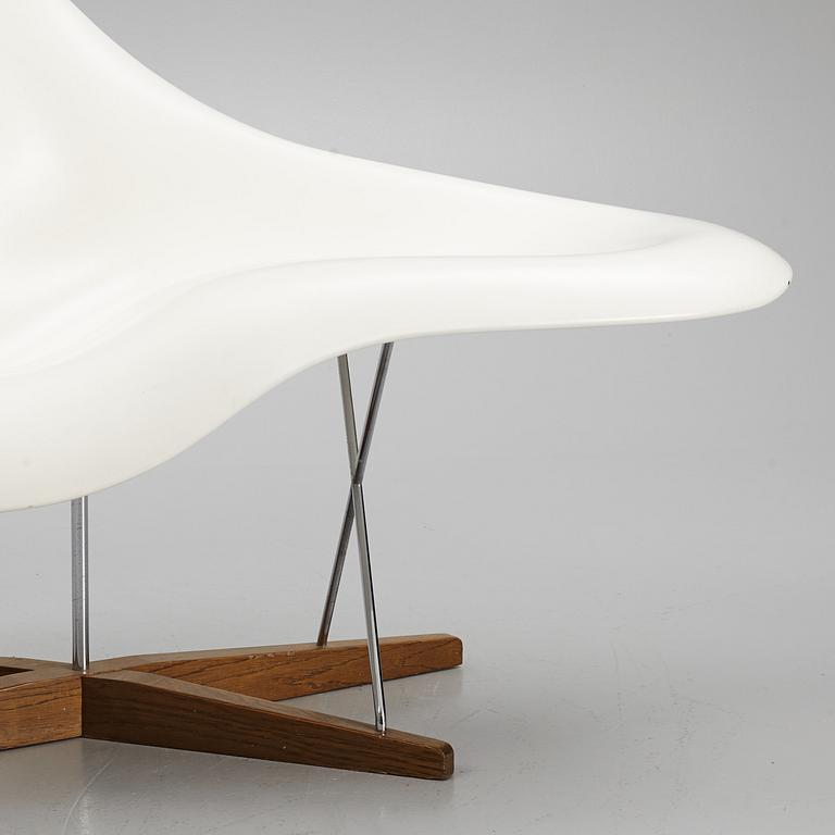 Charles & Ray Eames, lounge chair, "La Chaise", Vitra 2003.