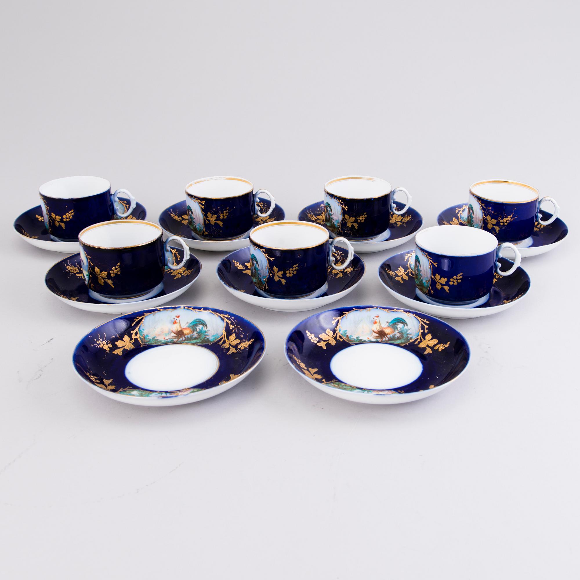 A 10-piece Kuznetsov porcelain tea set, Russia 1892-1917.