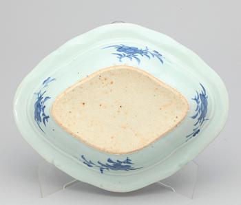 KAROTTER, ett par, porslin, Kina, 1800/1900-tal.