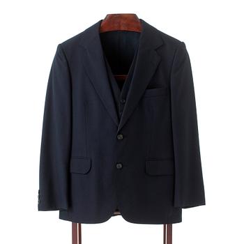 346. GÖTRICH, a men's suit consisting of jacket, vest and pants.