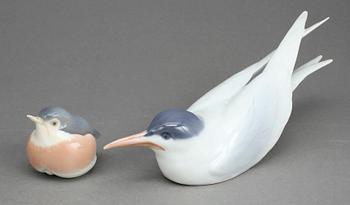 FIGURINER 2 st, Royal Copenhagen, porslin. I form av fåglar.