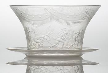 A Simon Gate 'Slöjdansen' glass bowl with stand, Orrefors 1924.