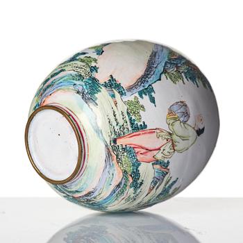 Vas, emalj på koppar. Qingdynastin, 1700-tal.