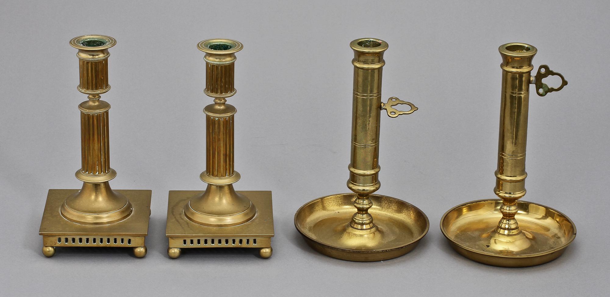 LJUSSTAKAR, två par, mässing, varav ett par Grillby metallfabrik, 1900-tal.