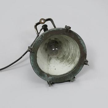 FARTYGSLAMPA, 1900-tal, kupans höjd ca 39 cm.