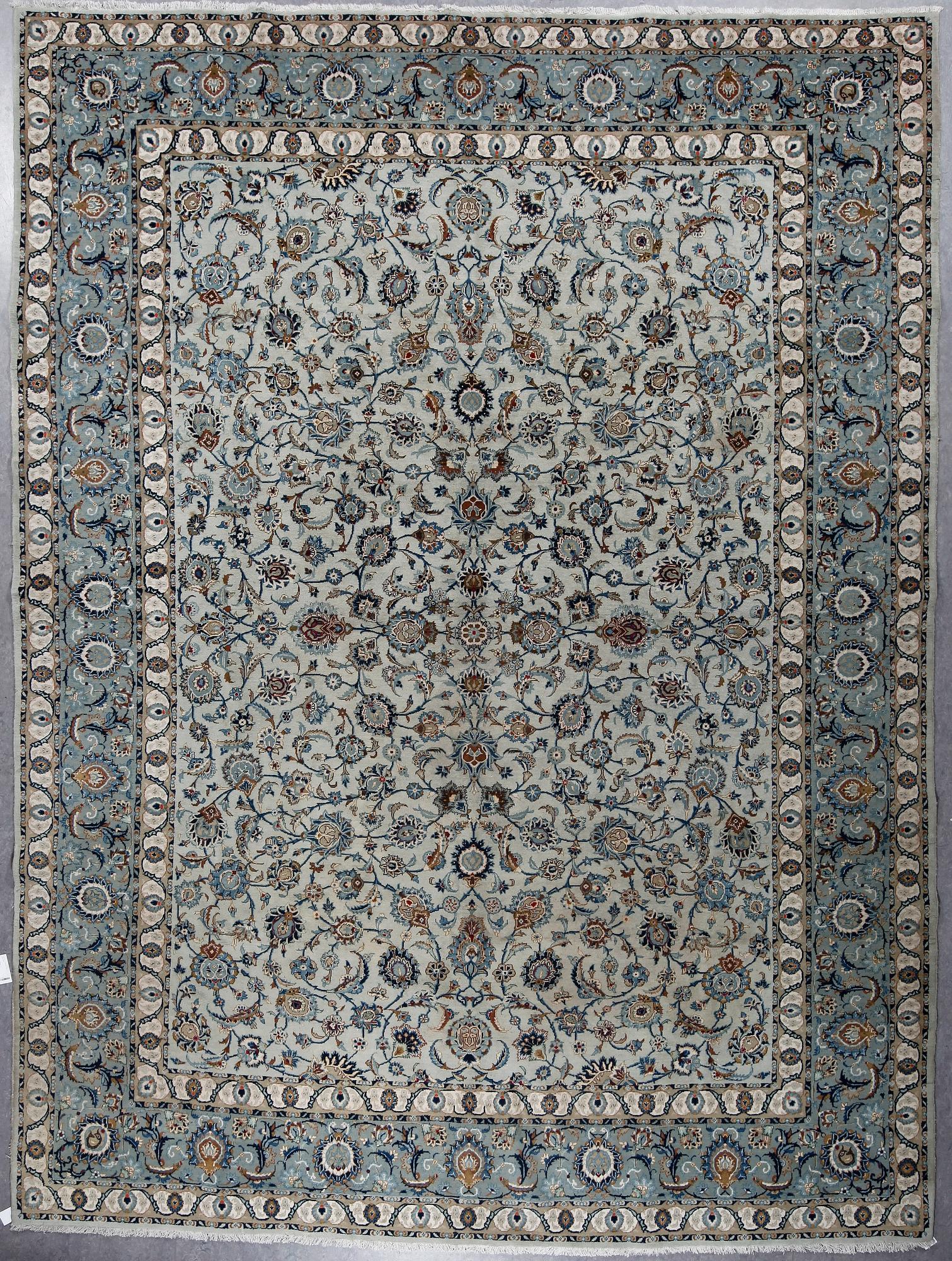 MATTA, old Keshan. Ca 394 x 295 cm.