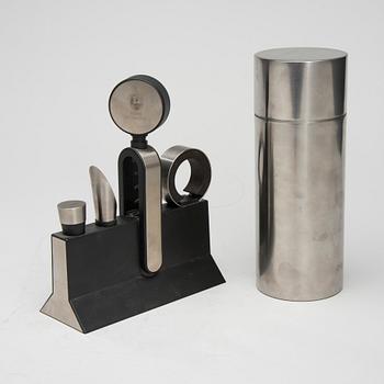 COCKTAILSETTI, 4 osaa, ruostumatonta terästä, mm. "Cylinda-Line", Arne Jacobsen, Stelton, Tanska, 1900-luku.