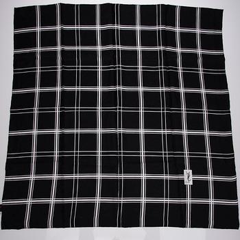 SCARF, 2 st, Yves Saint Laurent.