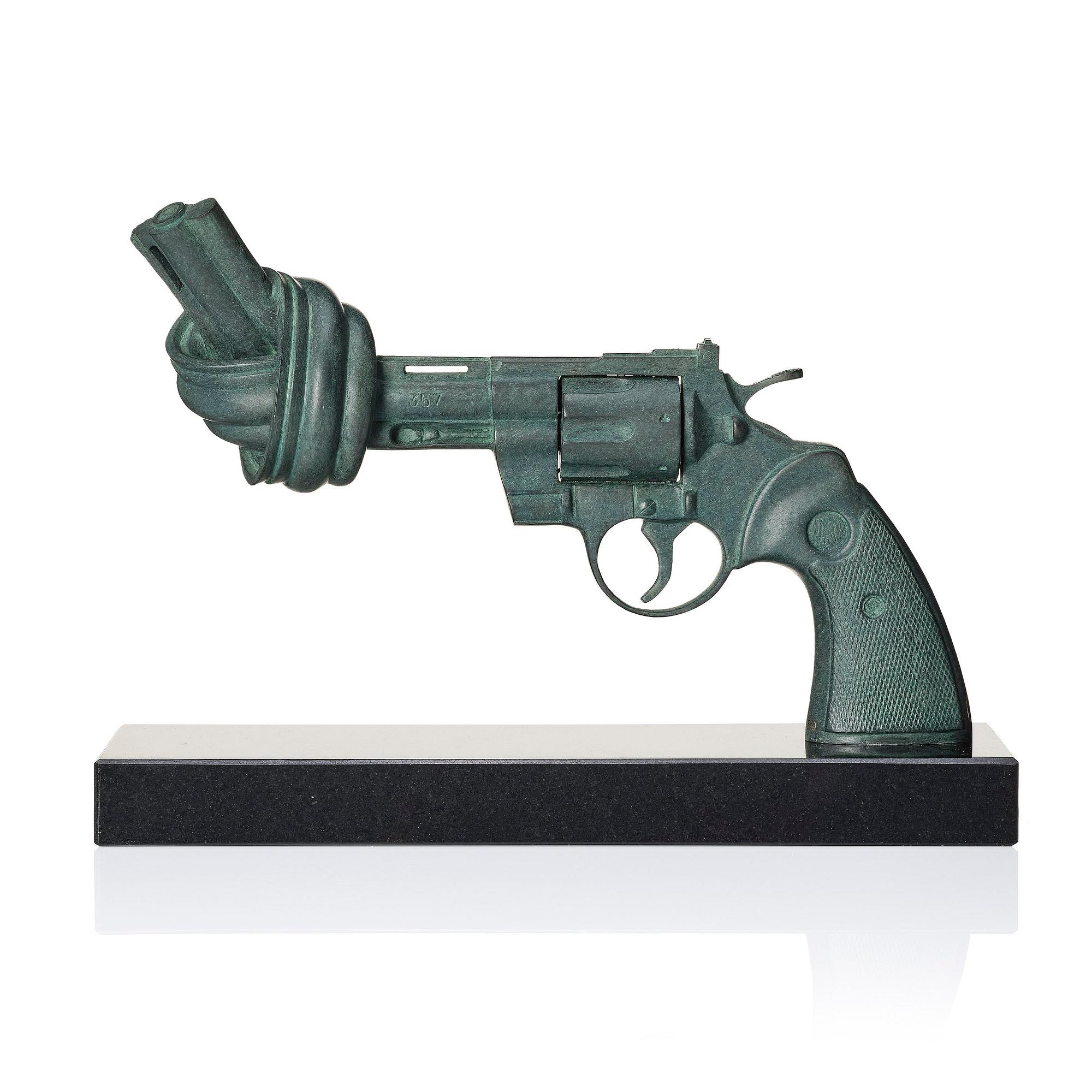 Carl Fredrik Reuterswärd, "Non Violence Knotted Gun".